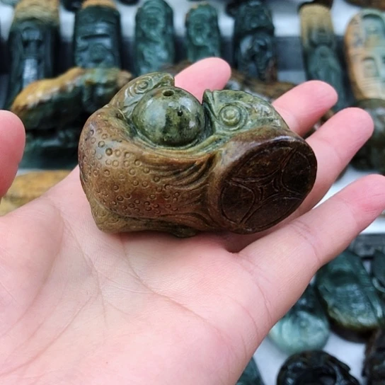 未镶嵌岫岩河磨玉（透闪石质玉）把件看***我