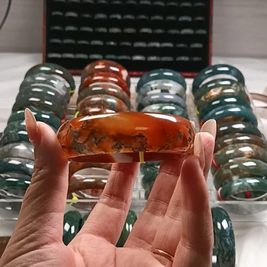 往***峰玛瑙/玉髓未镶嵌手镯