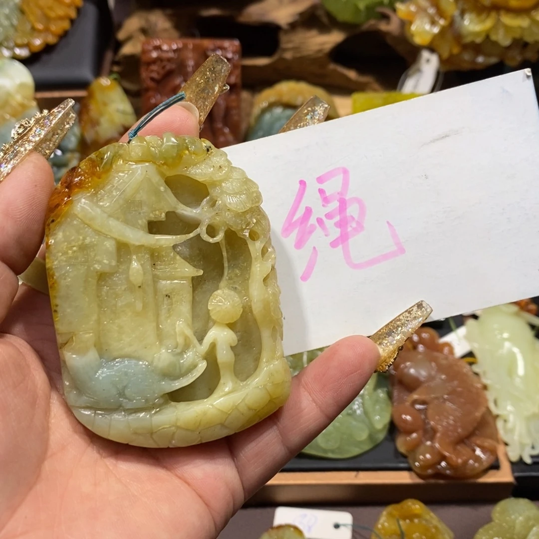 蛇纹石玉颈饰未镶嵌