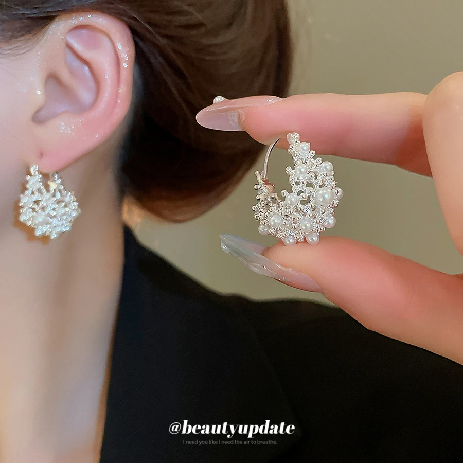 合金耳饰 花团锦簇~珍珠镂空花篮U形耳扣时尚简约小众设计感耳环