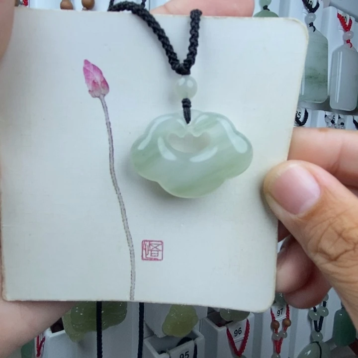 石英质玉未镶嵌颈饰