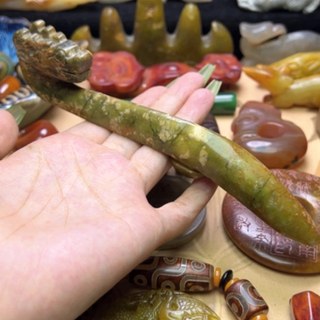 【闪购商品】蛇纹石玉未镶嵌颈饰