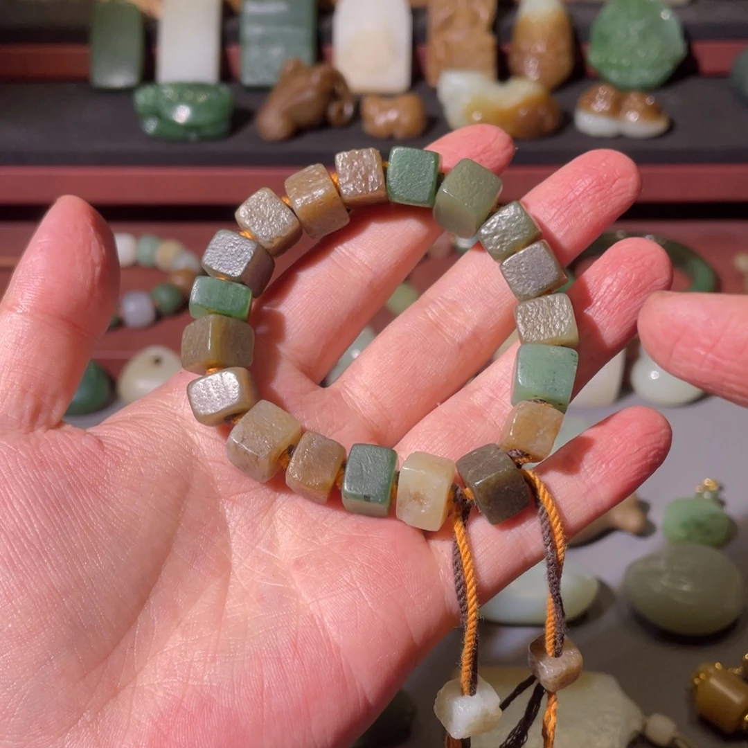 *****和田玉未镶嵌颈饰