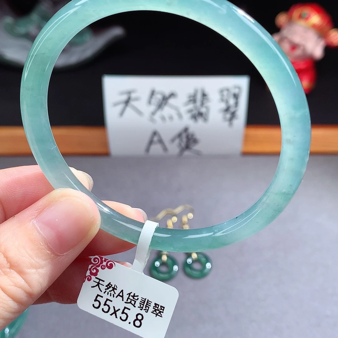 翡翠手镯（圆镯）未镶嵌