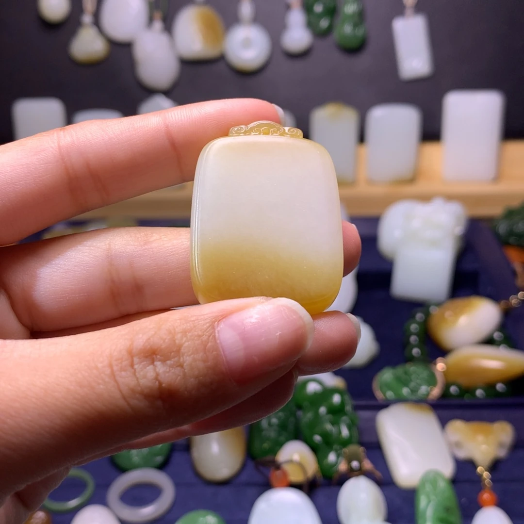 和田玉挂件未镶嵌