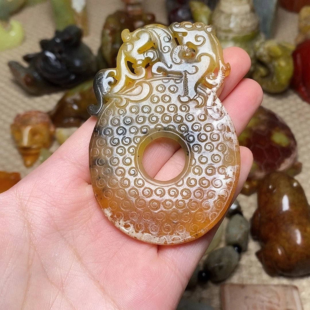 蛇纹石玉未镶嵌颈饰