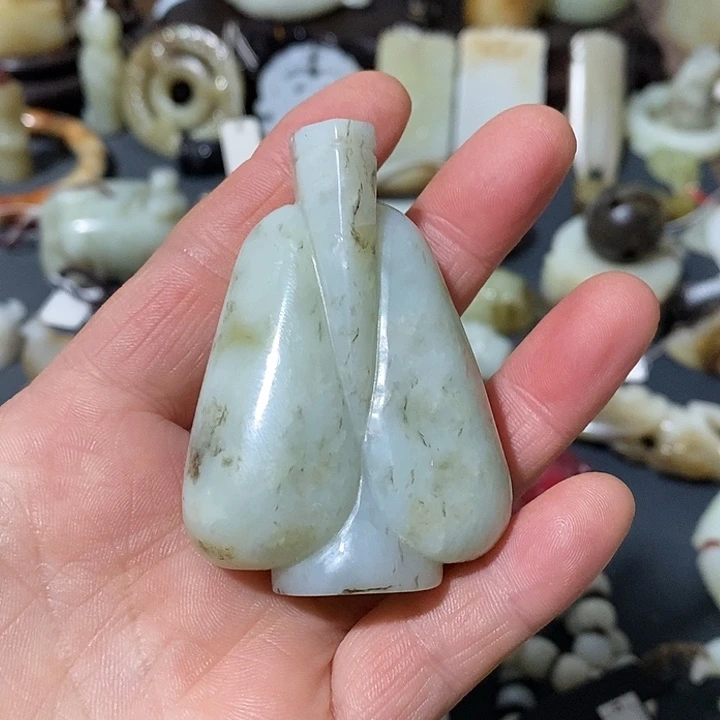 青***花和田玉（糖玉）未镶嵌颈饰