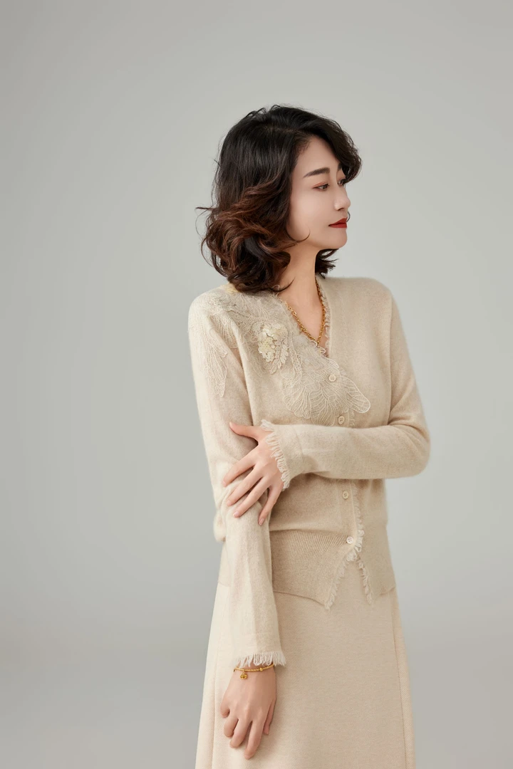 【100%纯山羊绒】中厚款气质时尚长袖针织开衫V领显瘦百搭休闲轻奢