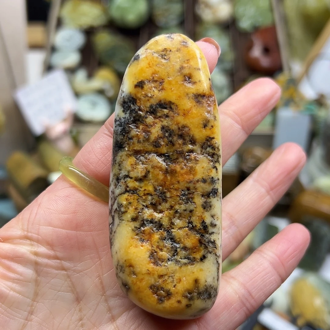 岫岩河磨玉（透闪石质玉）未镶嵌颈饰河磨玉手玩