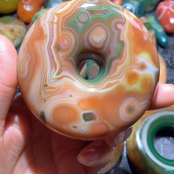 石英质玉颈饰未镶嵌