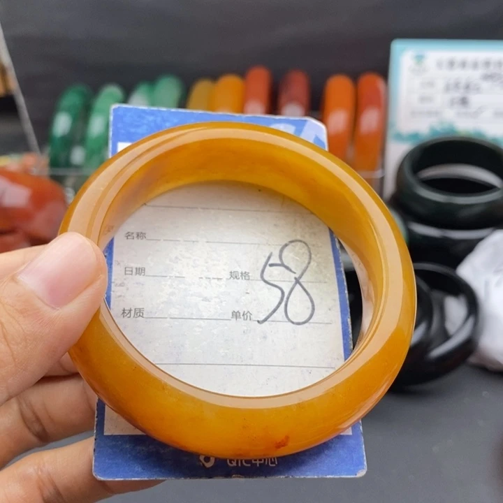 未镶嵌手镯石英质玉