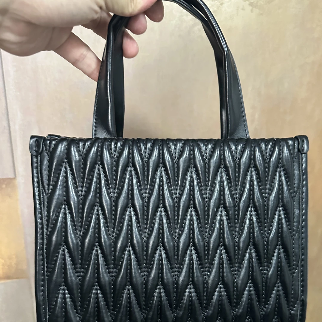 LQ-WITH-QUEEN真皮女包褶皱小托特黑色0229