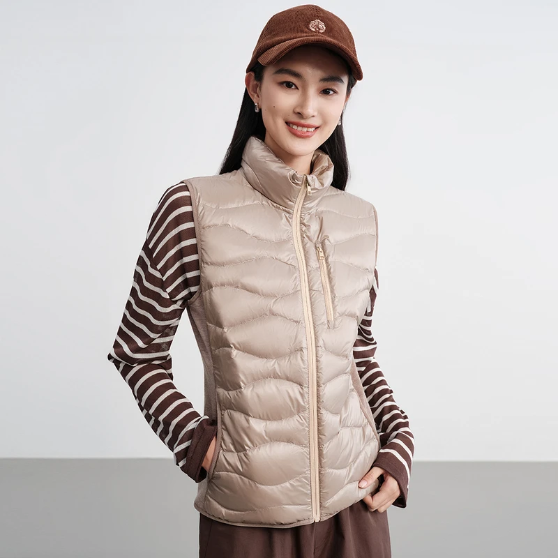 EP雅莹2025新品 简约轻薄保暖撞色收腰立领羽绒服马甲Y022A