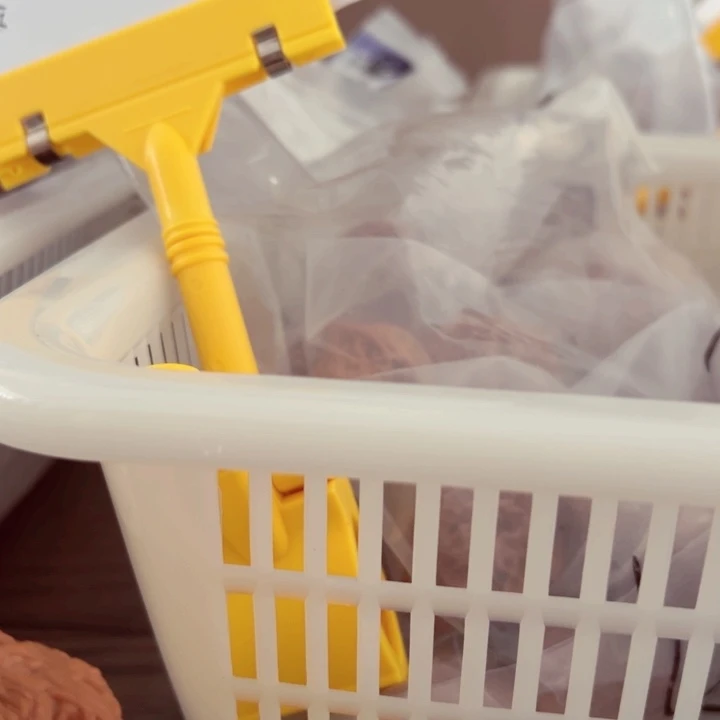 錵***哥文玩核桃吊坠赤血鸡心，价格优惠，质量保证