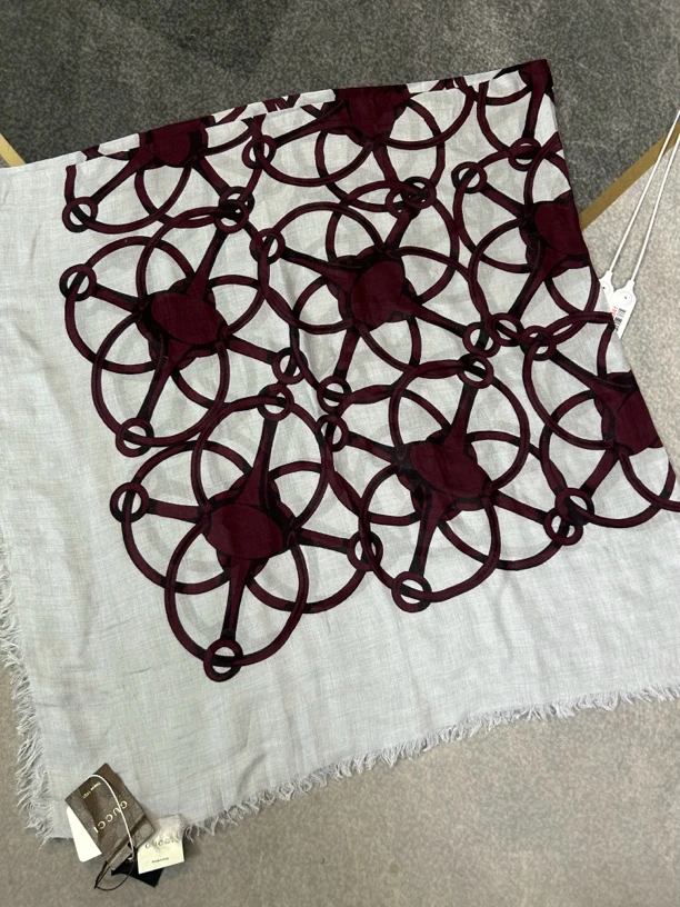 99新 GUCCI/古驰 灰红色几何花纹围巾