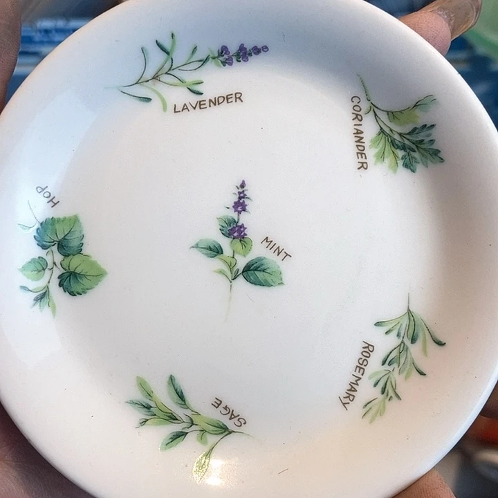 瓷片哈哈哈哈还哈哈哈