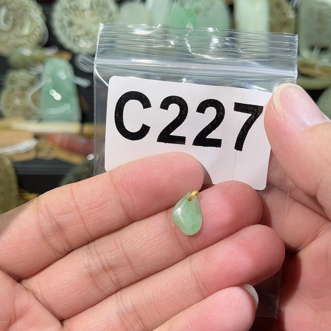 翡翠未镶嵌颈饰珠子