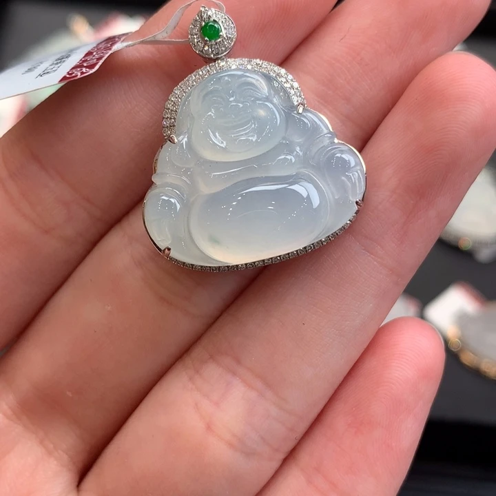 翡翠18K金镶嵌颈饰翡翠