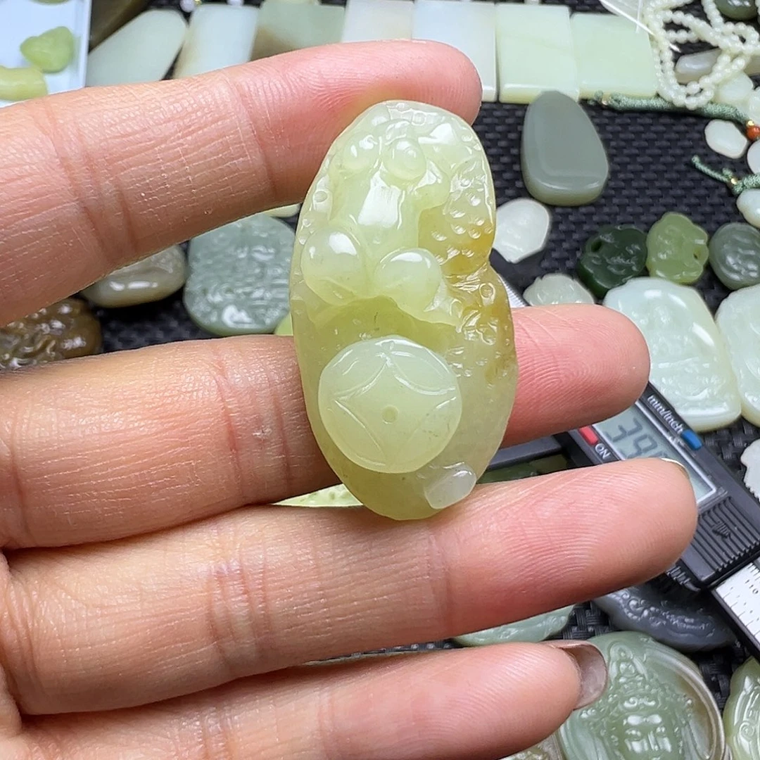 和田玉未镶嵌颈饰福利福利，卡40
