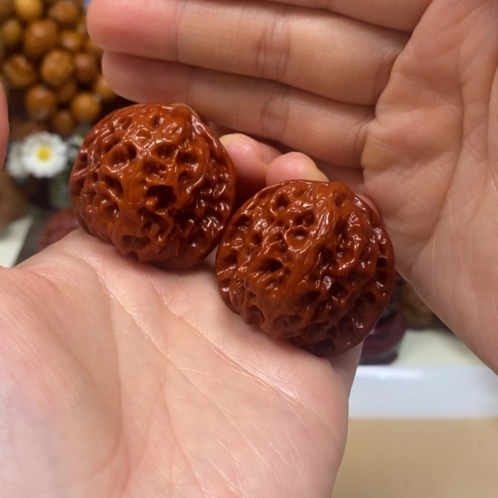 文玩核桃吊坠野狼