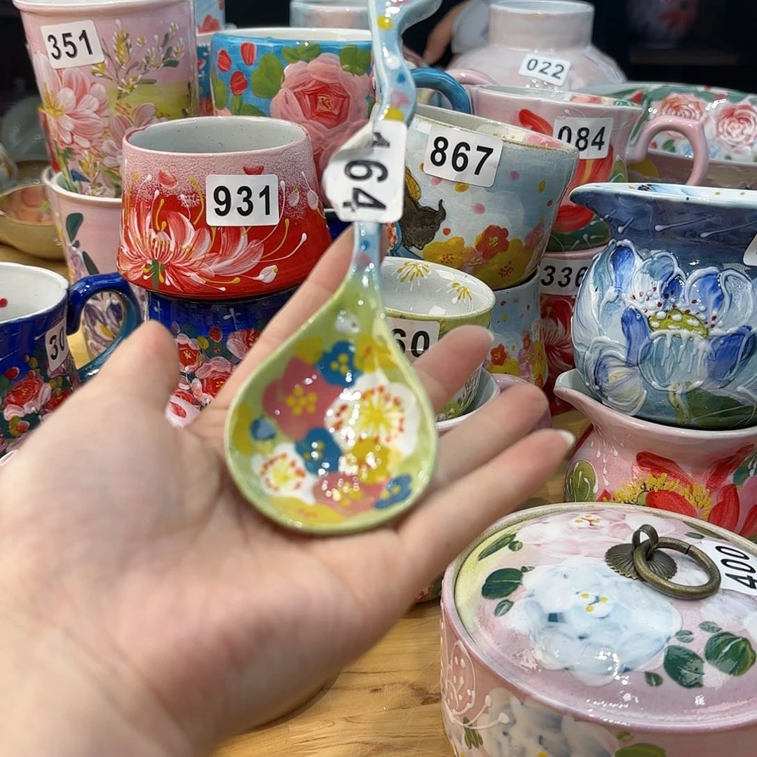 瓷片兔兔盖茨。兔兔