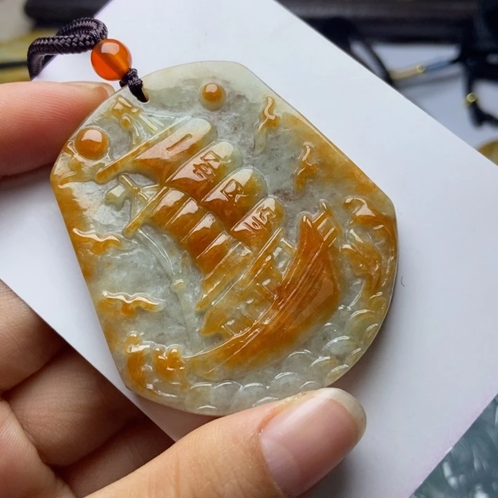 翡翠颈饰未镶嵌翡翠