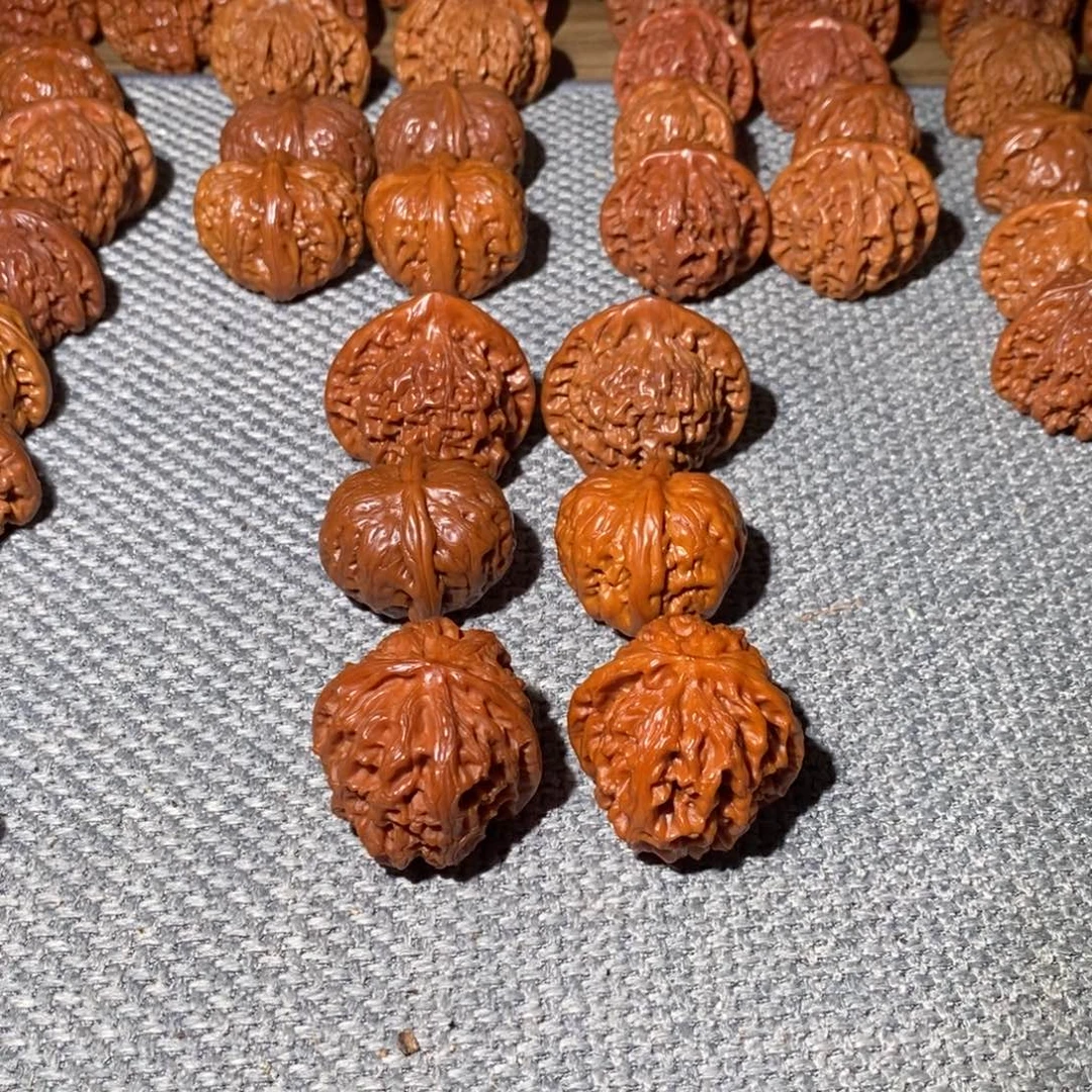 文玩核桃把件苹果园元宝官帽