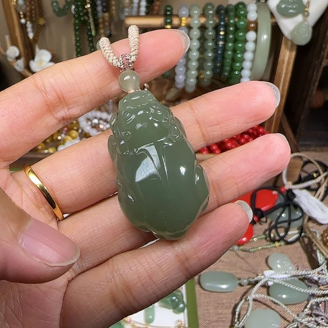 和田玉颈饰未镶嵌撒****a