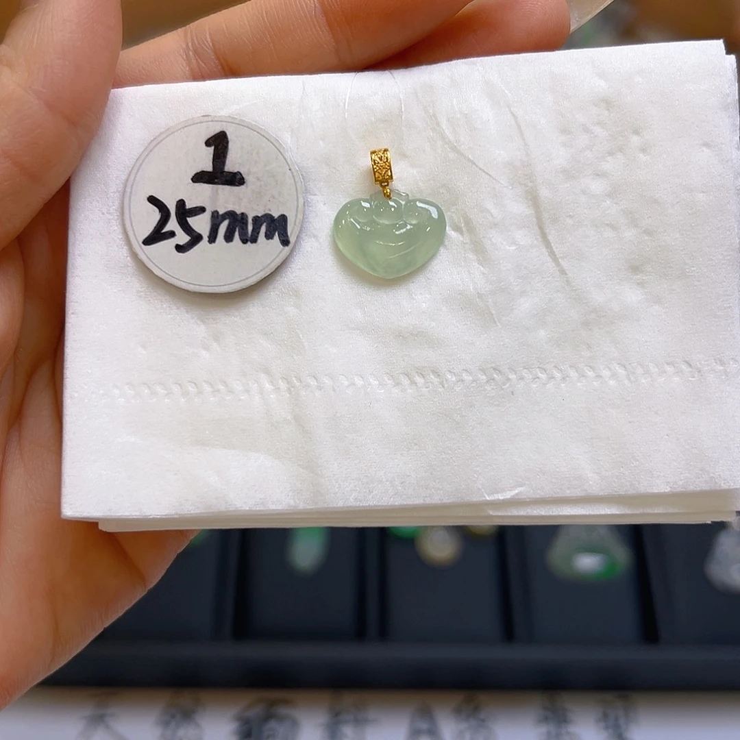 翡翠颈饰18K金镶嵌翡翠