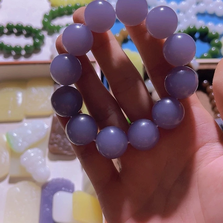 7***安手链未镶嵌和田玉青海料子手串卡18