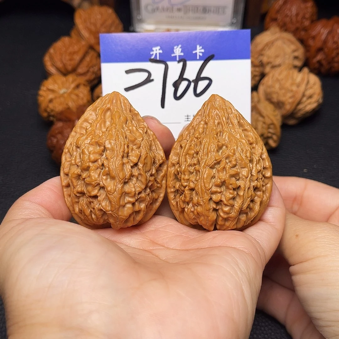 把件文玩核桃坐佛42尺。 无刀