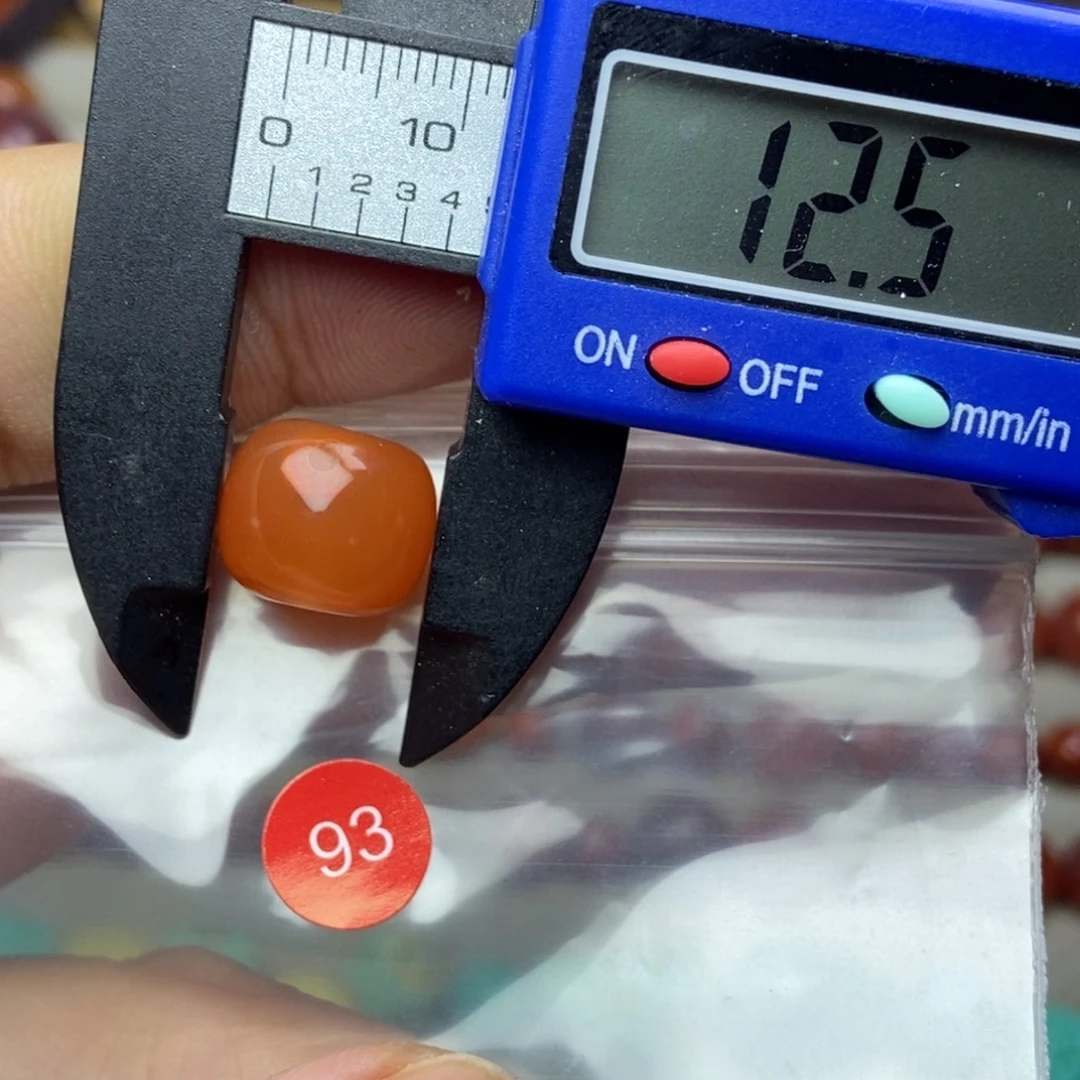 南红玛瑙未镶嵌南红玛瑙有瑕疵
