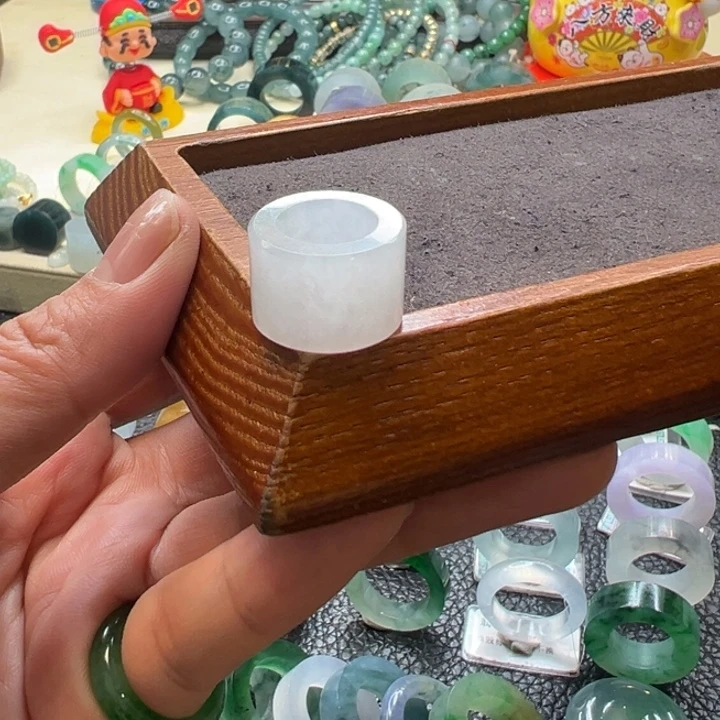 定制翡翠未镶嵌桶