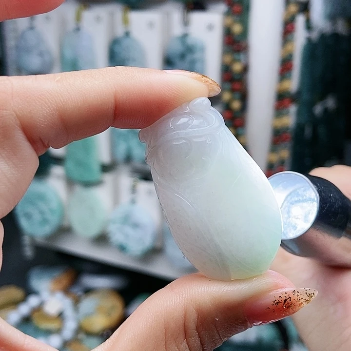 颈饰足铂镶嵌翡翠翡翠