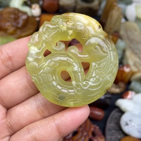 蛇纹石玉未镶嵌颈饰15