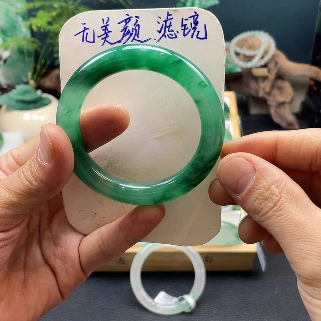 未镶嵌手镯石英质玉