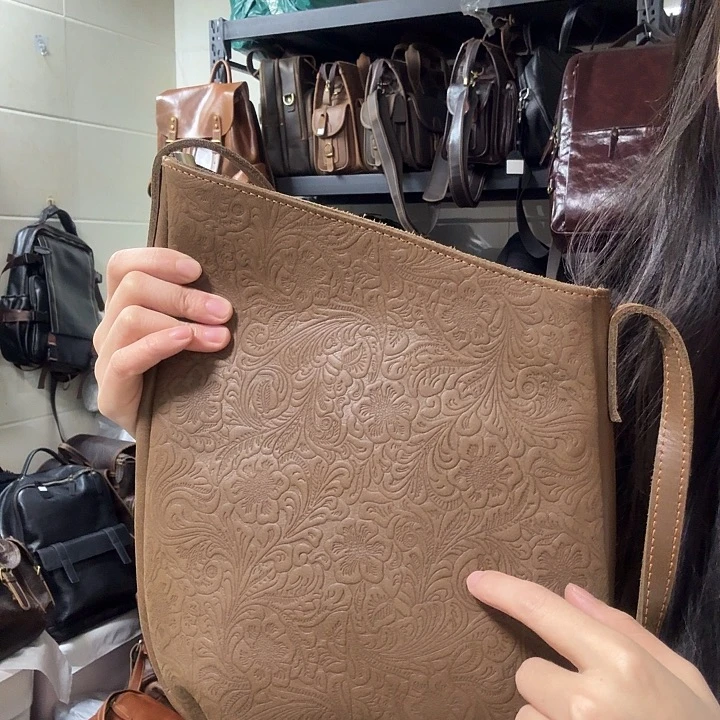 头层牛皮斜挎包包