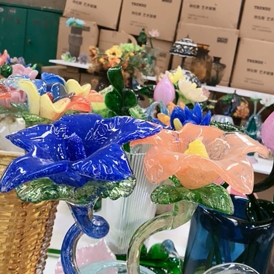 琉璃花瓶高45厘米宽9厘米