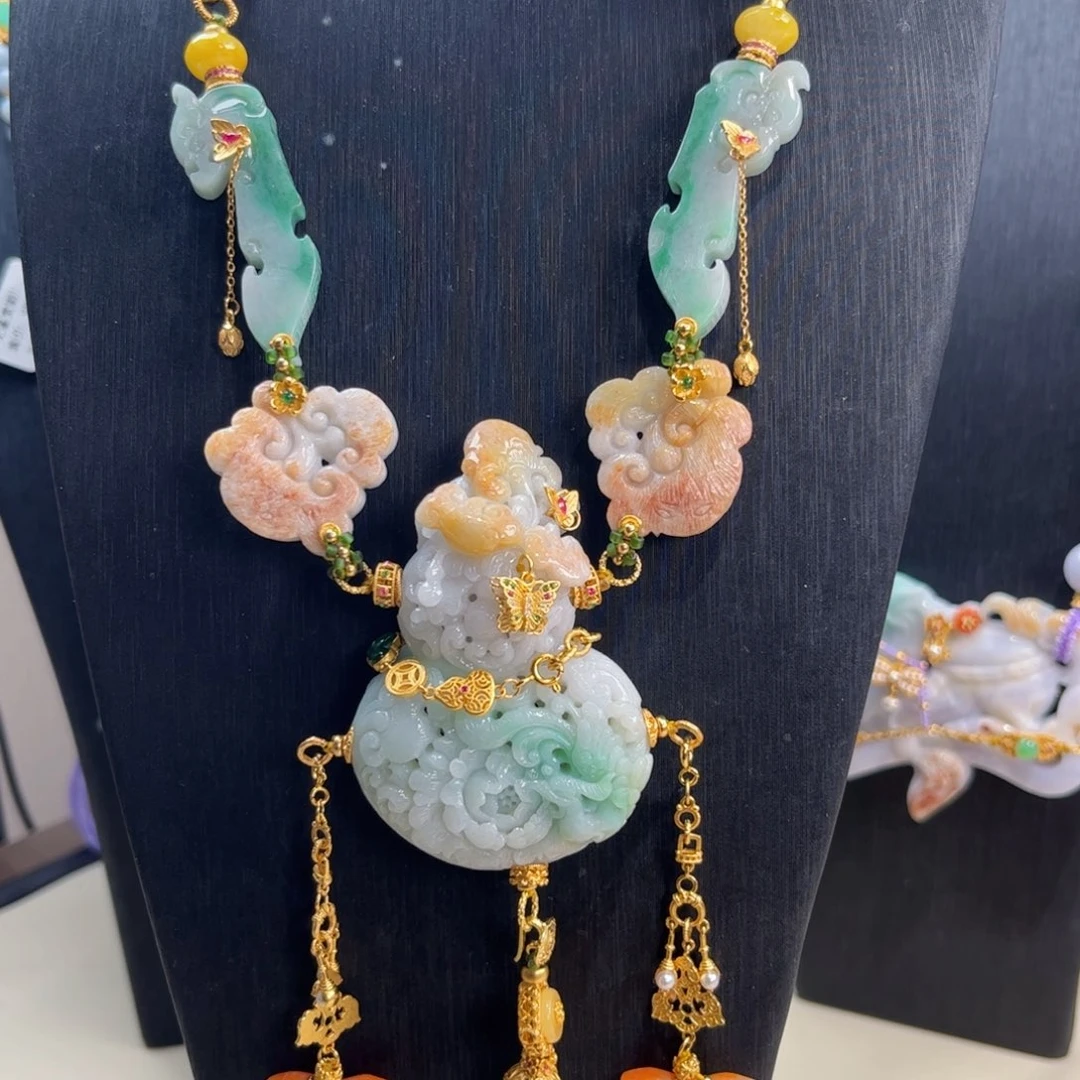 【闪购商品】翡翠吊坠(赠链)未镶嵌福利