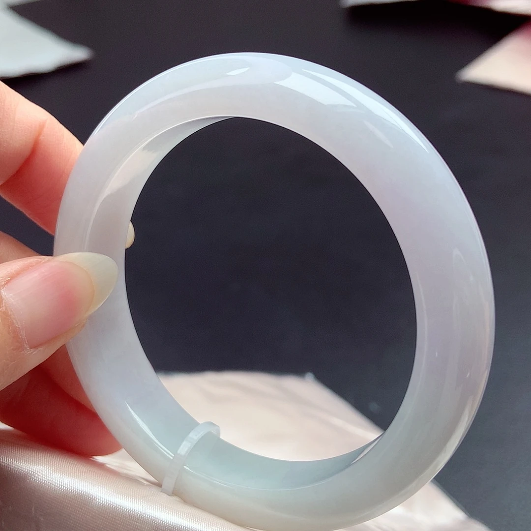 翡翠未镶嵌手镯56圈口