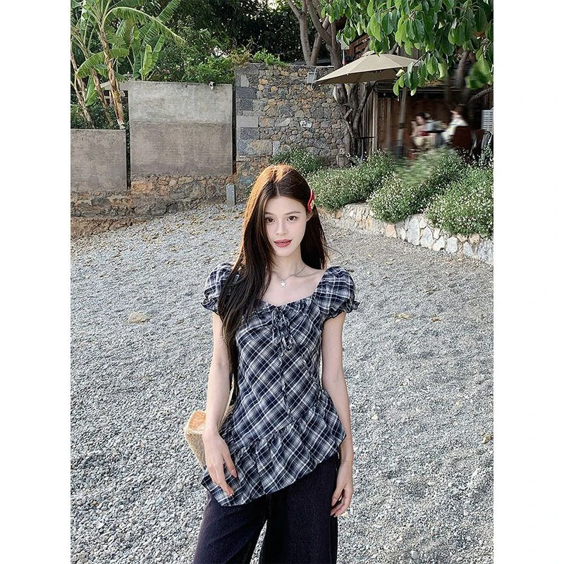 法式复古格纹不规则短袖上衣夏季新款显瘦衬衫女装方领设计感上衣