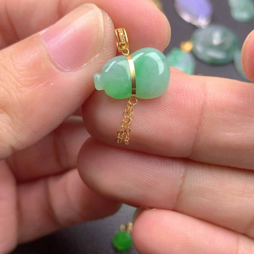 【闪购商品】颈饰18K金镶嵌翡翠翡翠