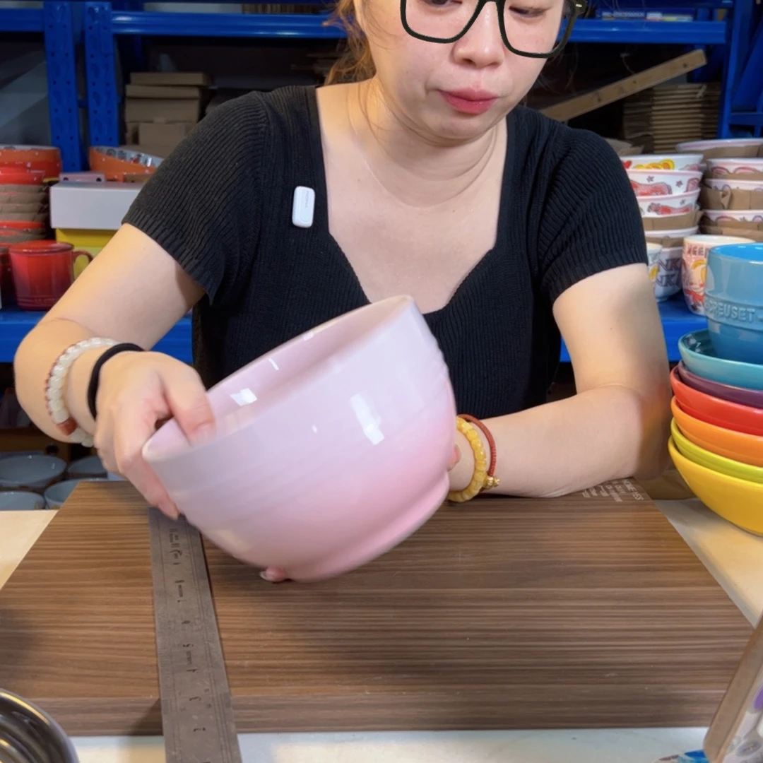 陶瓷轻虹粉色面碗