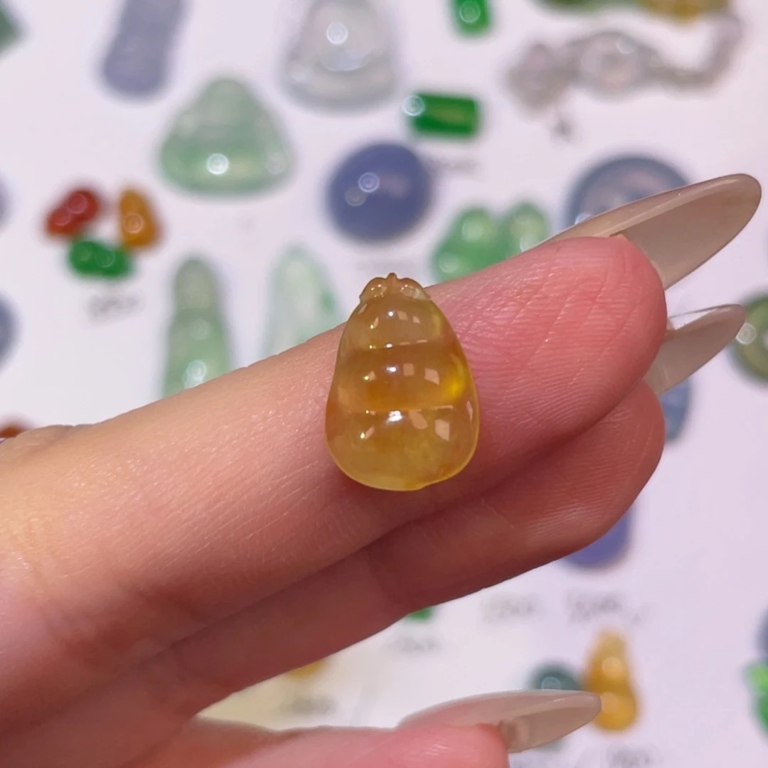 翡翠未镶嵌颈饰裸石