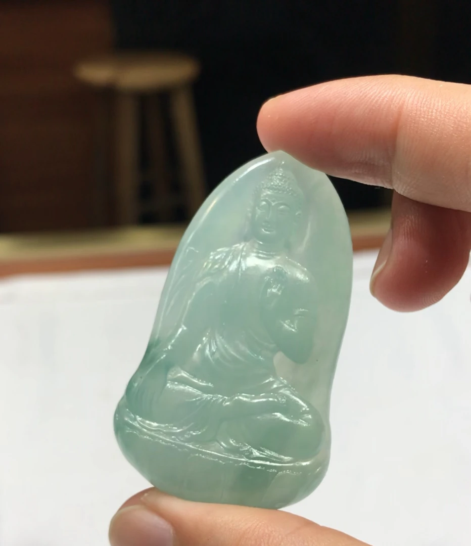 【缅甸天然翡翠A货】大日如来 55×32×6.5mm精雕 底色（翡翠毛货）