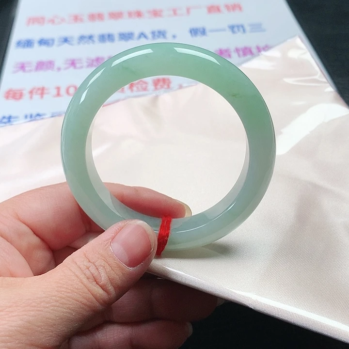 翡翠手镯未镶嵌翡翠126