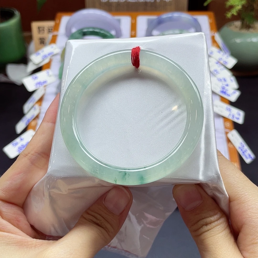 翡翠未镶嵌手镯21 号