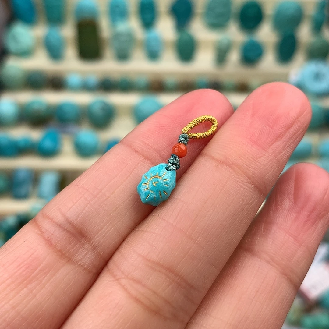 绿松石未镶嵌珠宝奇石