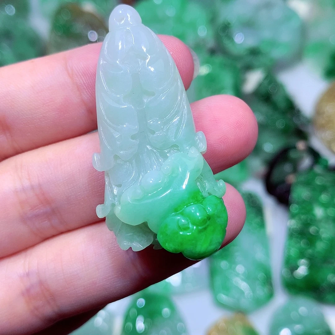 吊坠(不含链)未镶嵌翡翠