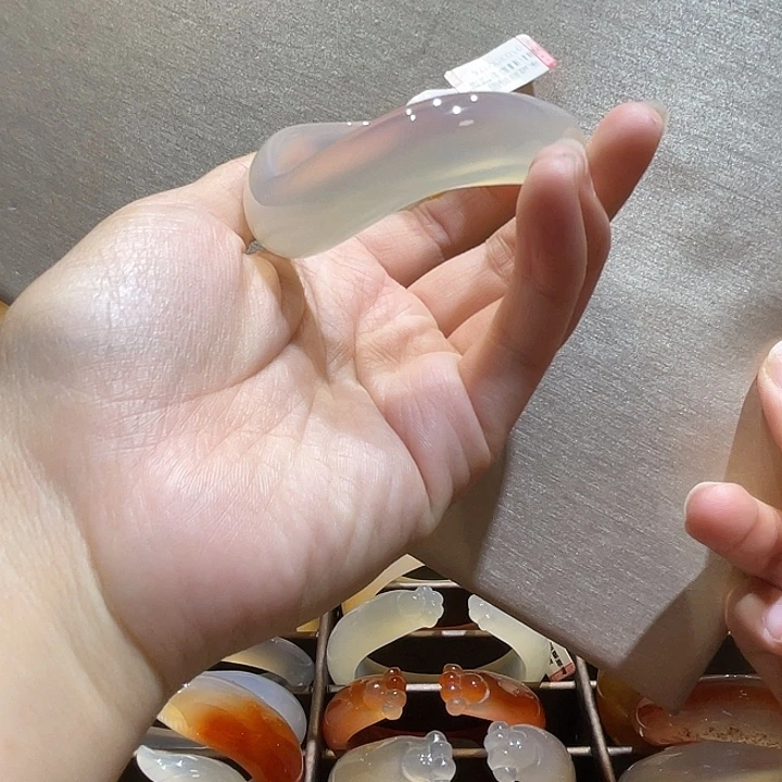 玛瑙/玉髓未镶嵌手镯